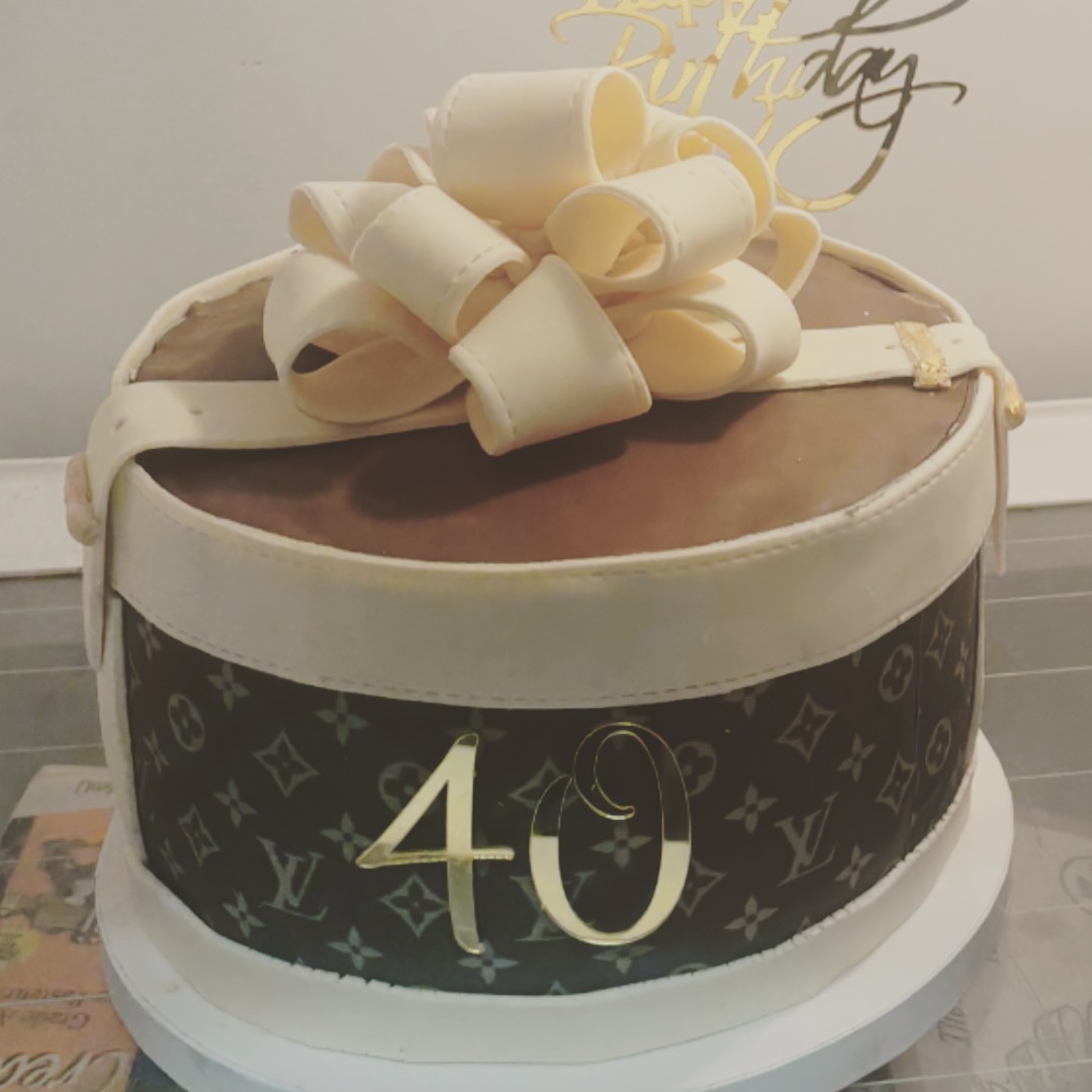 Designer Gift Box Cake